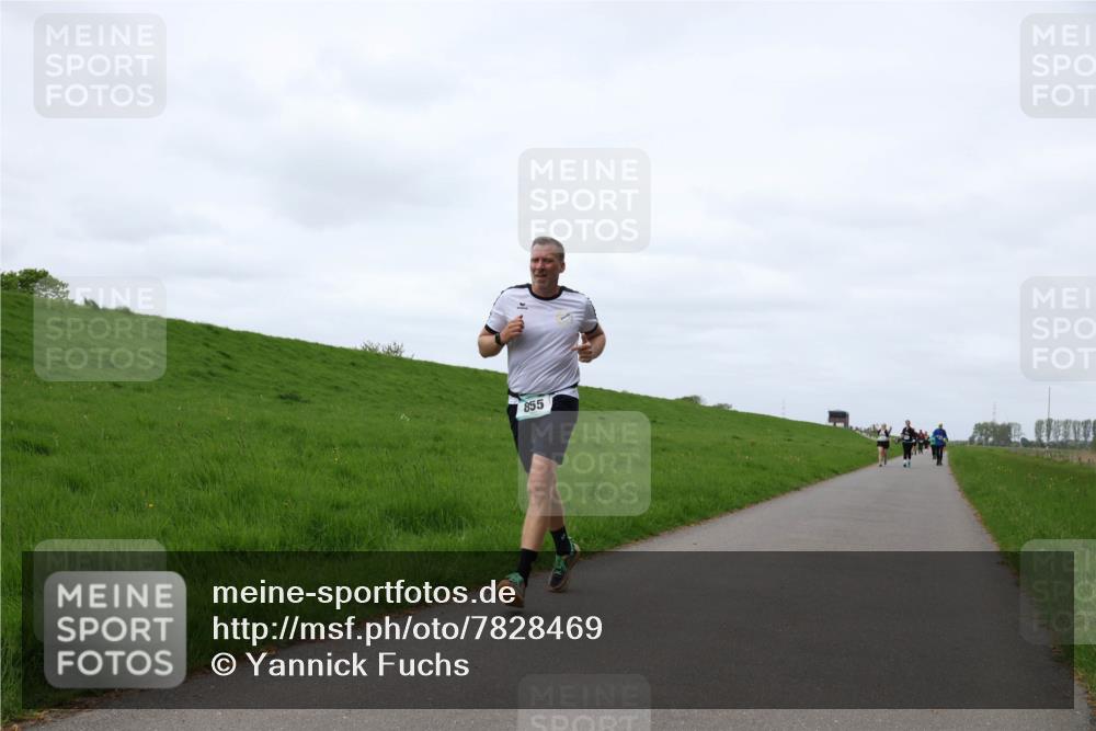 04.05.2025 - 8. Wedeler Halbmarathon Yannick Fuchs http://msf.ph/oto/7828469 04.05.2025 11:35:18 Laufen 855 meine-sportfotos.de