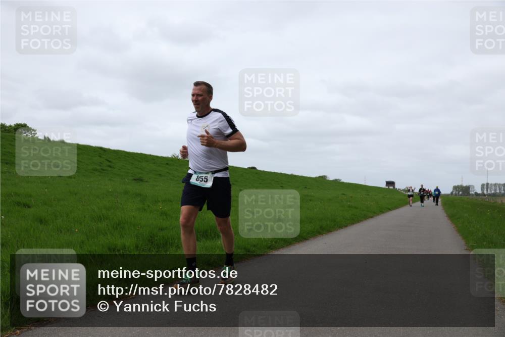 04.05.2025 - 8. Wedeler Halbmarathon Yannick Fuchs http://msf.ph/oto/7828482 04.05.2025 11:35:18 Laufen 855 meine-sportfotos.de
