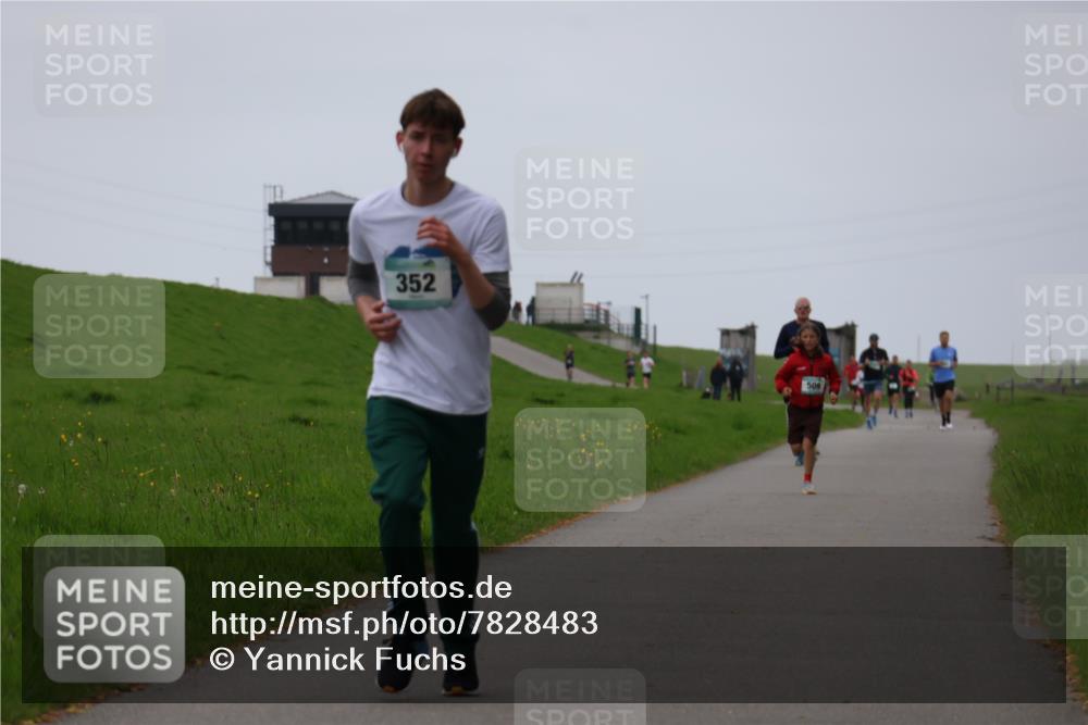 04.05.2025 - 8. Wedeler Halbmarathon Yannick Fuchs http://msf.ph/oto/7828483 04.05.2025 11:16:06 Laufen 352, 509 meine-sportfotos.de