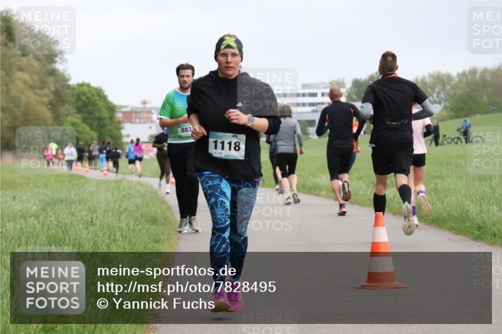 04.05.2025 - 8. Wedeler Halbmarathon Yannick Fuchs http://msf.ph/oto/7828495 04.05.2025 11:16:10 Laufen 883, 1118, 158, 38 meine-sportfotos.de