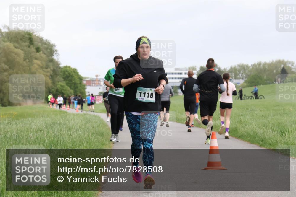 04.05.2025 - 8. Wedeler Halbmarathon Yannick Fuchs http://msf.ph/oto/7828508 04.05.2025 11:16:10 Laufen 883, 1118, 158 meine-sportfotos.de