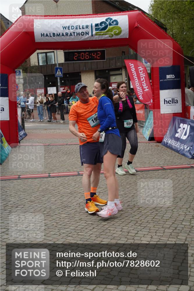 04.05.2025 - 8. Wedeler Halbmarathon Felixshl http://msf.ph/oto/7828602 04.05.2025 12:06:40 Ziel 192, 195, 554 meine-sportfotos.de