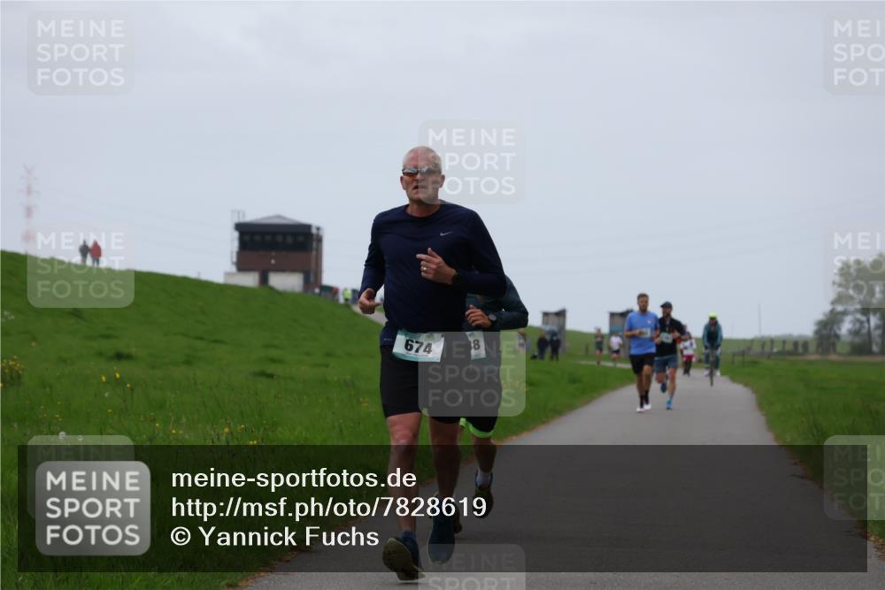 04.05.2025 - 8. Wedeler Halbmarathon Yannick Fuchs http://msf.ph/oto/7828619 04.05.2025 11:16:21 Laufen 674, 38 meine-sportfotos.de