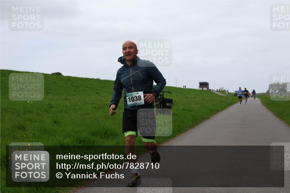 04.05.2025 - 8. Wedeler Halbmarathon Yannick Fuchs http://msf.ph/oto/7828710 04.05.2025 11:16:26 Laufen 1038 meine-sportfotos.de