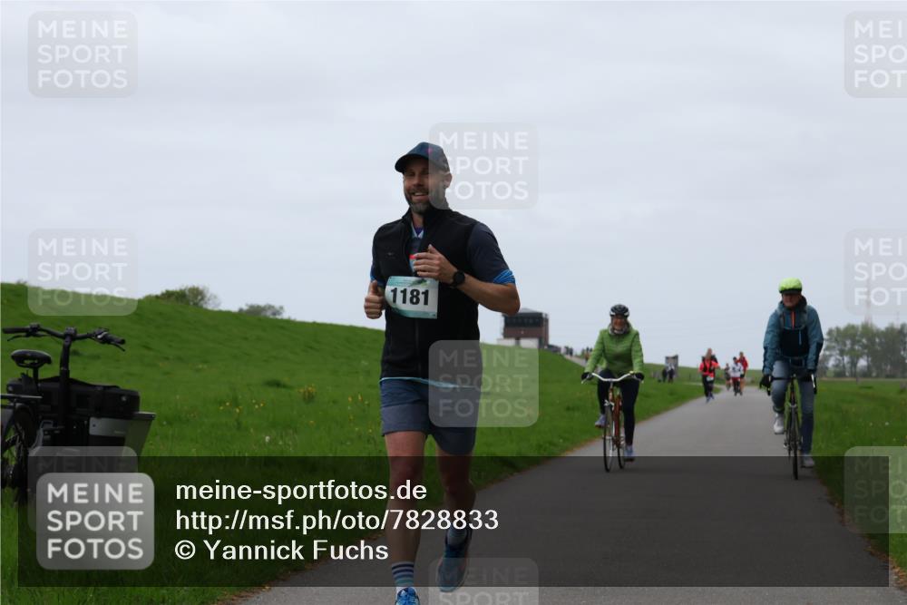 04.05.2025 - 8. Wedeler Halbmarathon Yannick Fuchs http://msf.ph/oto/7828833 04.05.2025 11:16:38 Laufen 1181 meine-sportfotos.de