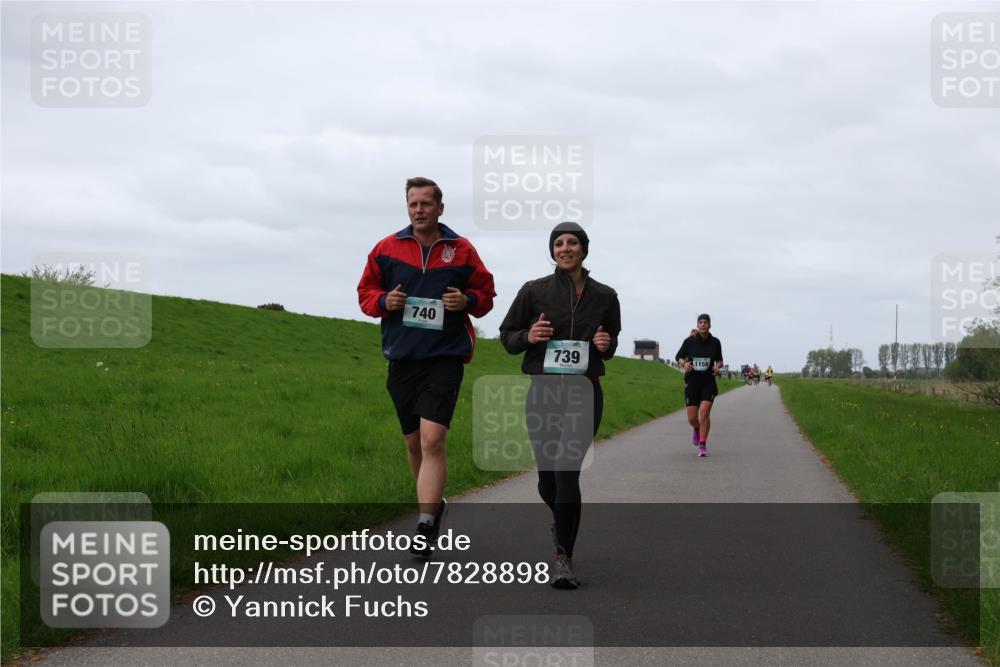 04.05.2025 - 8. Wedeler Halbmarathon Yannick Fuchs http://msf.ph/oto/7828898 04.05.2025 11:35:50 Laufen 740, 739 meine-sportfotos.de