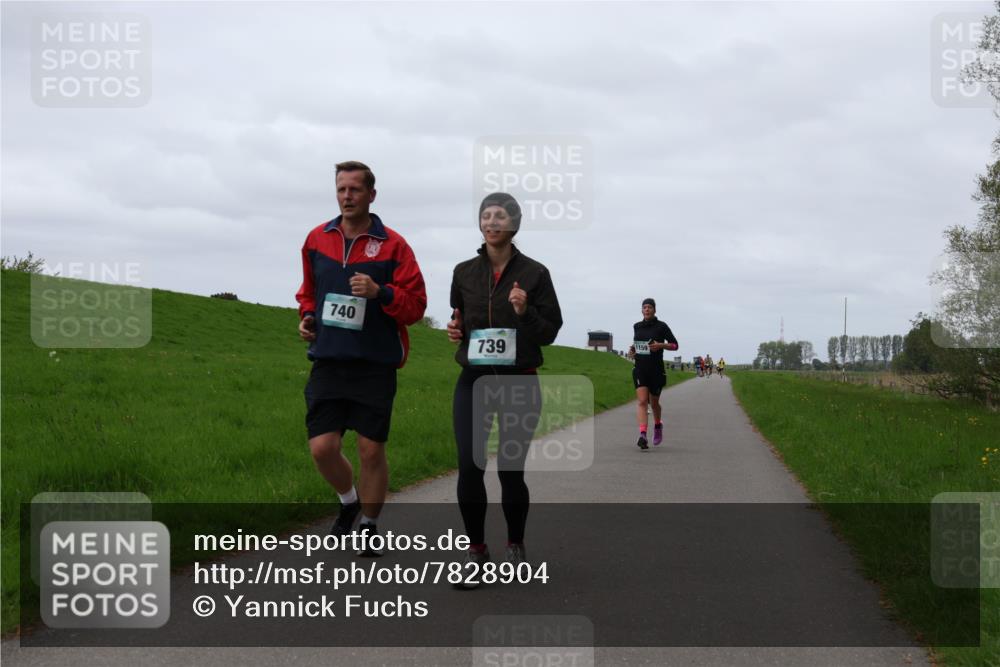04.05.2025 - 8. Wedeler Halbmarathon Yannick Fuchs http://msf.ph/oto/7828904 04.05.2025 11:35:50 Laufen 740, 739 meine-sportfotos.de