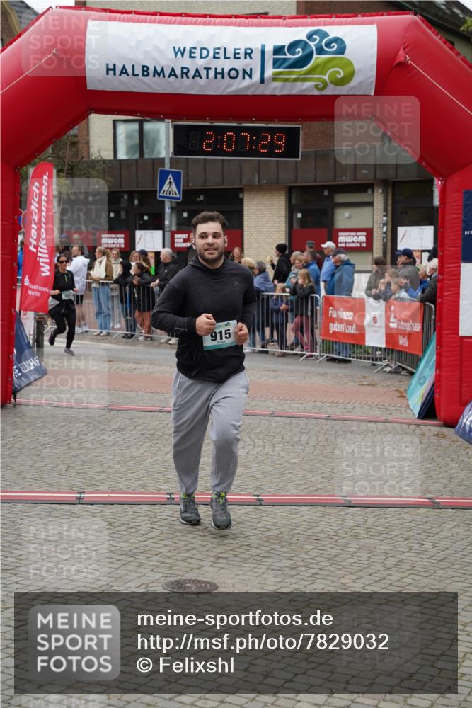 04.05.2025 - 8. Wedeler Halbmarathon Felixshl http://msf.ph/oto/7829032 04.05.2025 12:07:27 Ziel 553, 915 meine-sportfotos.de