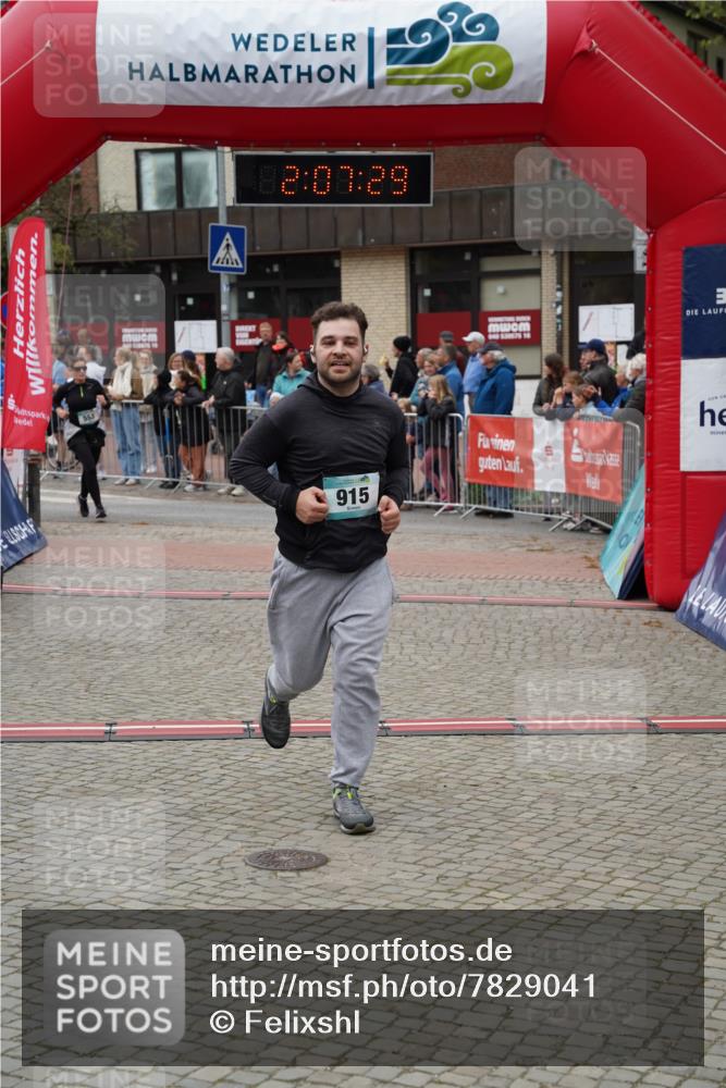 04.05.2025 - 8. Wedeler Halbmarathon Felixshl http://msf.ph/oto/7829041 04.05.2025 12:07:27 Ziel 553, 915 meine-sportfotos.de