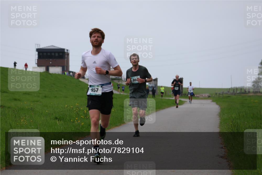 04.05.2025 - 8. Wedeler Halbmarathon Yannick Fuchs http://msf.ph/oto/7829104 04.05.2025 11:17:09 Laufen 957, 862 meine-sportfotos.de