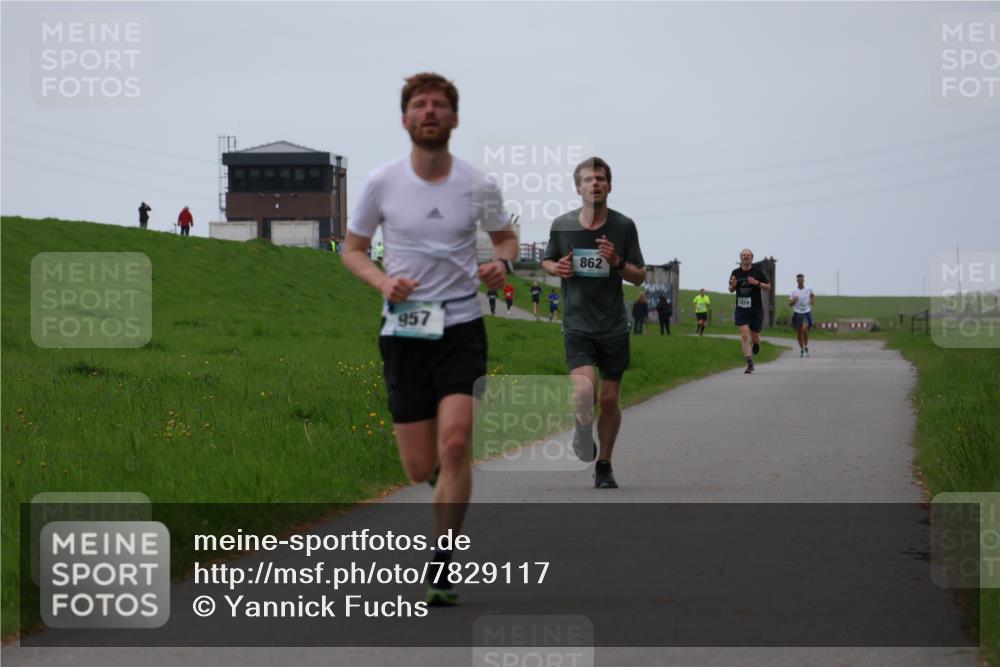 04.05.2025 - 8. Wedeler Halbmarathon Yannick Fuchs http://msf.ph/oto/7829117 04.05.2025 11:17:09 Laufen 957, 59, 862, 1210 meine-sportfotos.de