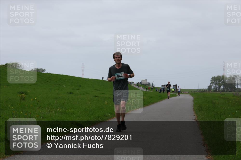 04.05.2025 - 8. Wedeler Halbmarathon Yannick Fuchs http://msf.ph/oto/7829201 04.05.2025 11:17:14 Laufen 862 meine-sportfotos.de