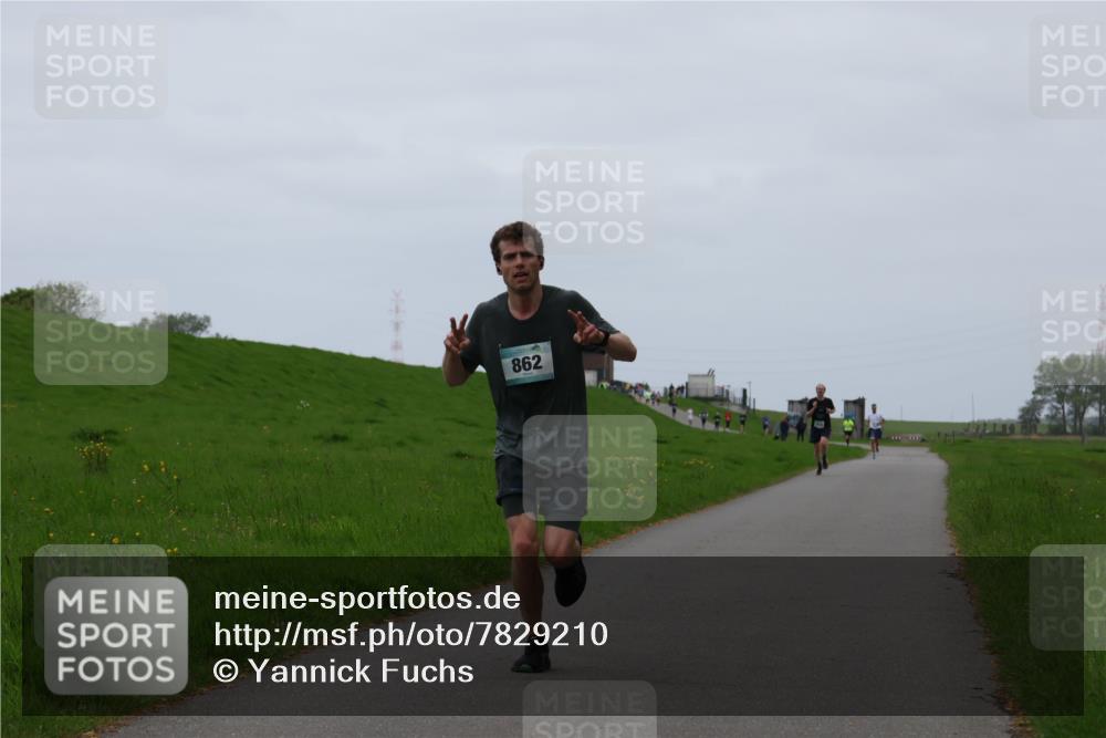 04.05.2025 - 8. Wedeler Halbmarathon Yannick Fuchs http://msf.ph/oto/7829210 04.05.2025 11:17:14 Laufen 862 meine-sportfotos.de