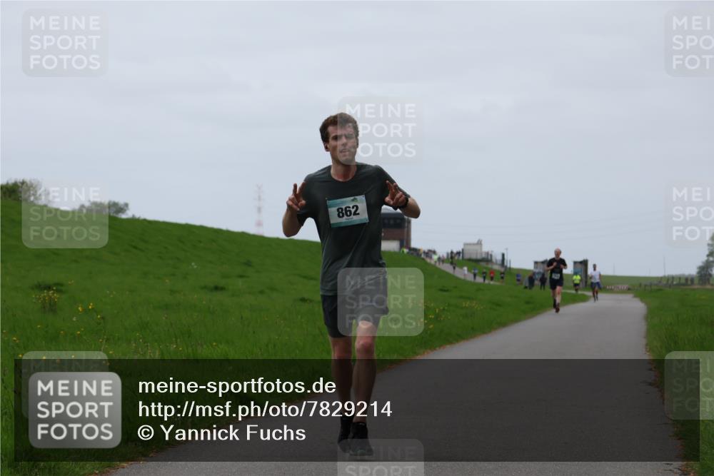 04.05.2025 - 8. Wedeler Halbmarathon Yannick Fuchs http://msf.ph/oto/7829214 04.05.2025 11:17:14 Laufen 862 meine-sportfotos.de