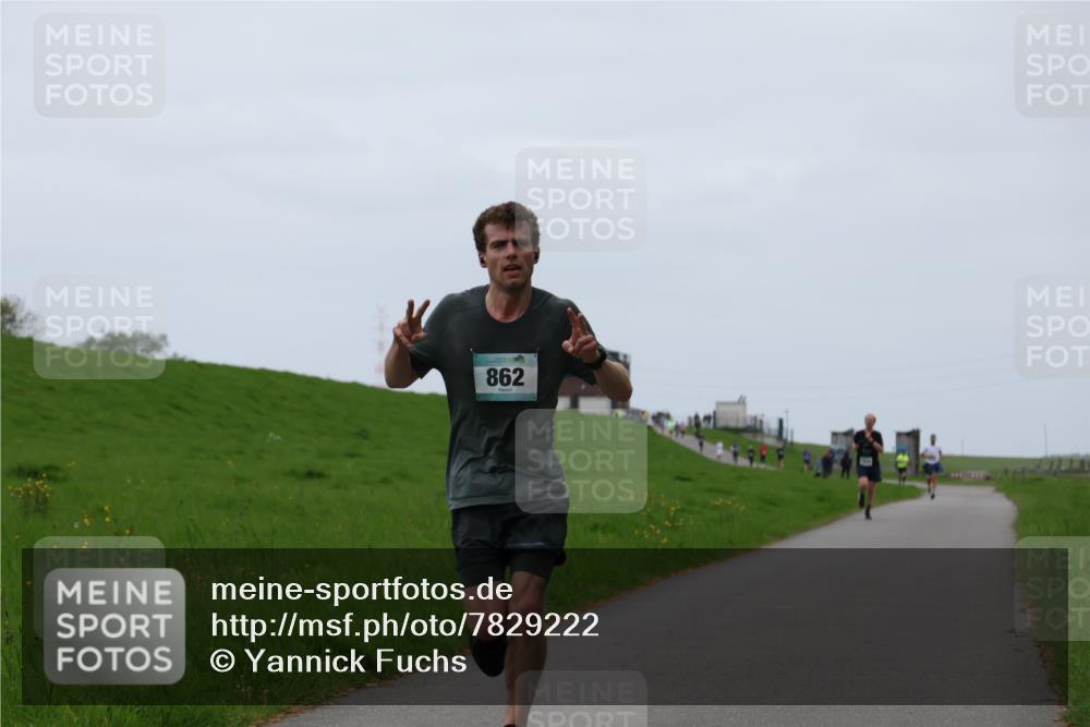 04.05.2025 - 8. Wedeler Halbmarathon Yannick Fuchs http://msf.ph/oto/7829222 04.05.2025 11:17:15 Laufen 862 meine-sportfotos.de
