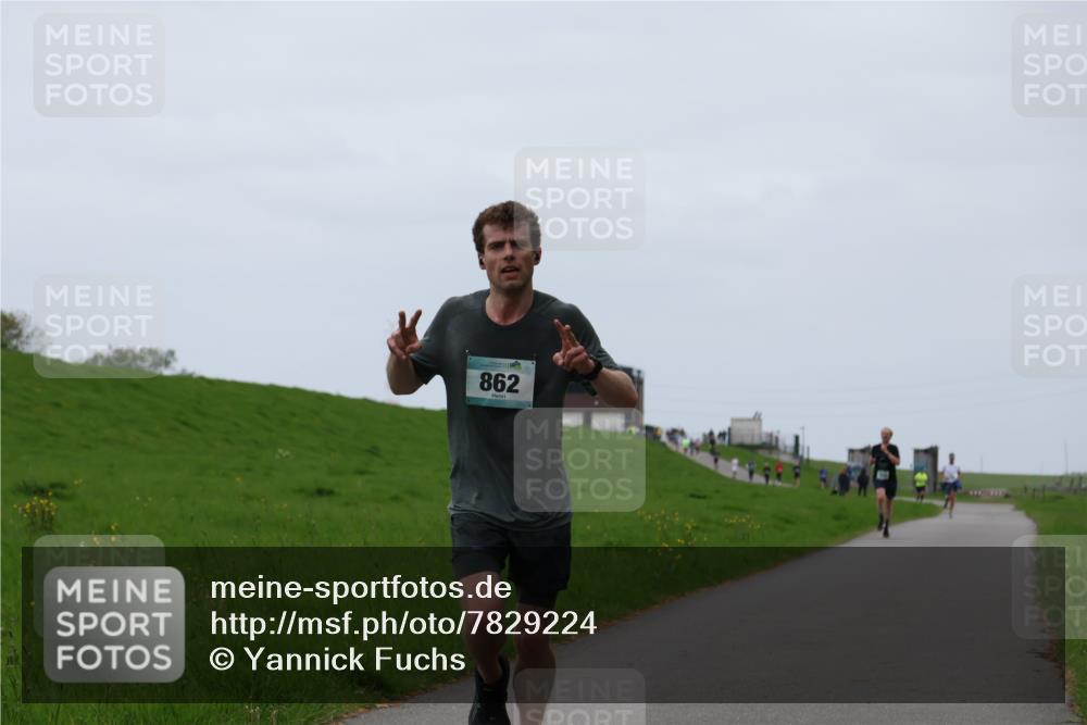 04.05.2025 - 8. Wedeler Halbmarathon Yannick Fuchs http://msf.ph/oto/7829224 04.05.2025 11:17:15 Laufen 862 meine-sportfotos.de