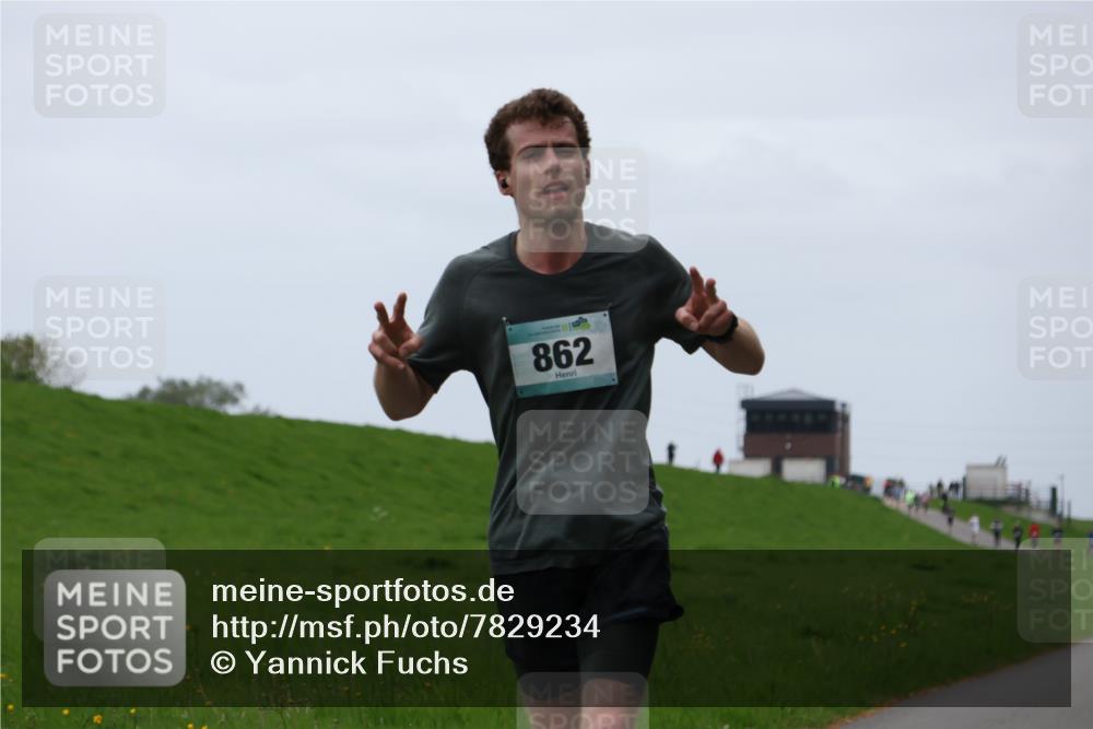 04.05.2025 - 8. Wedeler Halbmarathon Yannick Fuchs http://msf.ph/oto/7829234 04.05.2025 11:17:15 Laufen 862 meine-sportfotos.de