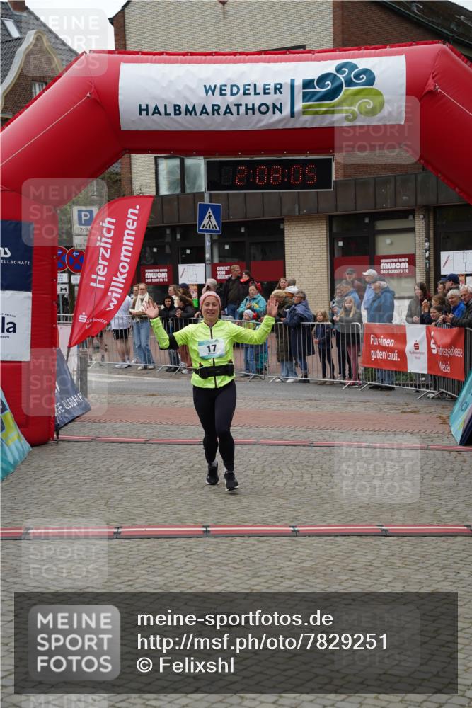 04.05.2025 - 8. Wedeler Halbmarathon Felixshl http://msf.ph/oto/7829251 04.05.2025 12:08:03 Ziel 17 meine-sportfotos.de