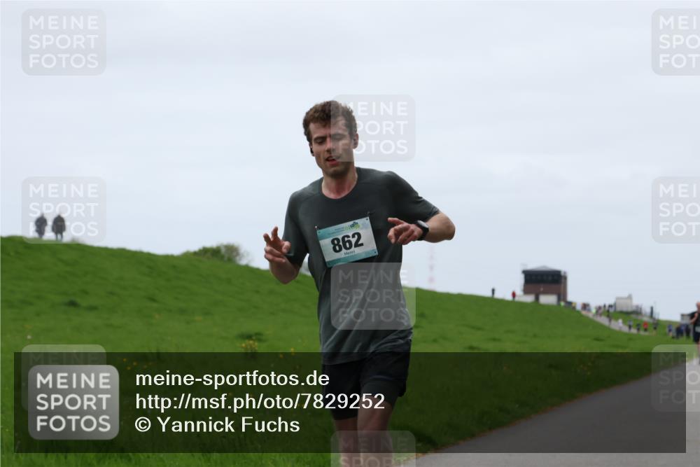 04.05.2025 - 8. Wedeler Halbmarathon Yannick Fuchs http://msf.ph/oto/7829252 04.05.2025 11:17:16 Laufen 862 meine-sportfotos.de