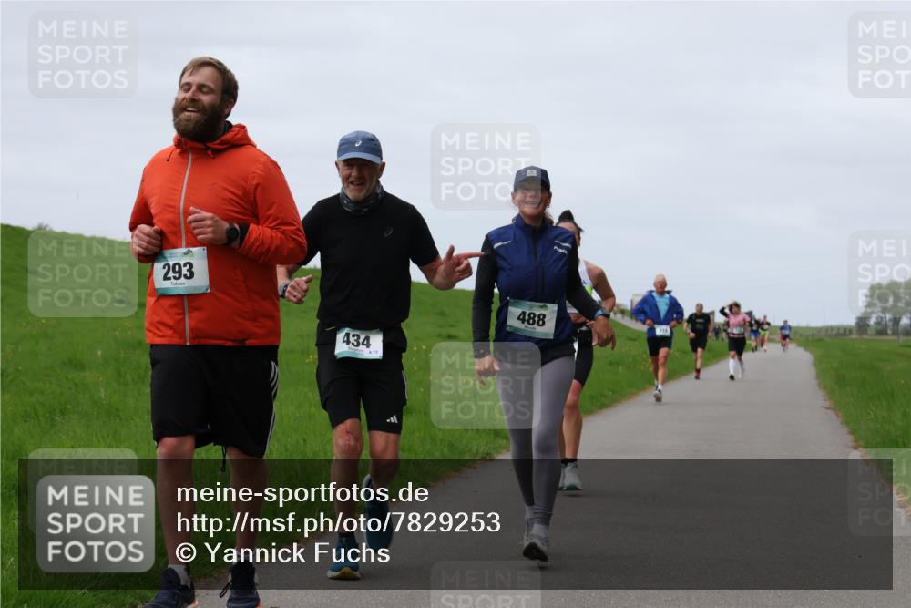 04.05.2025 - 8. Wedeler Halbmarathon Yannick Fuchs http://msf.ph/oto/7829253 04.05.2025 11:36:28 Laufen 293, 434, 72, 488 meine-sportfotos.de
