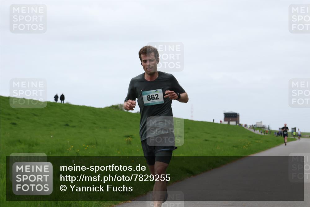 04.05.2025 - 8. Wedeler Halbmarathon Yannick Fuchs http://msf.ph/oto/7829255 04.05.2025 11:17:16 Laufen 862 meine-sportfotos.de
