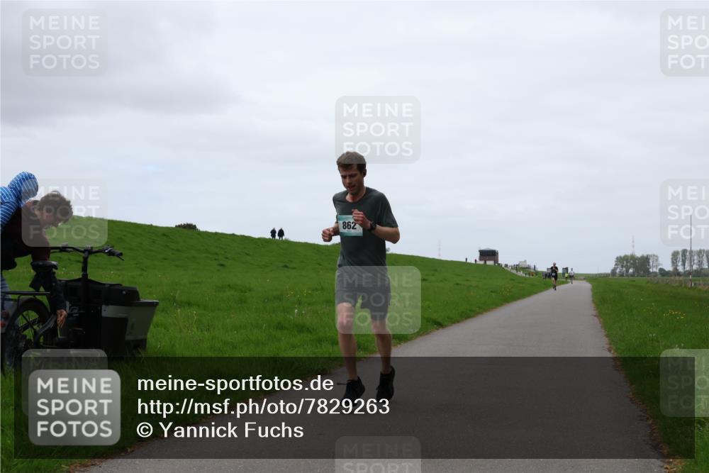 04.05.2025 - 8. Wedeler Halbmarathon Yannick Fuchs http://msf.ph/oto/7829263 04.05.2025 11:17:16 Laufen 862 meine-sportfotos.de
