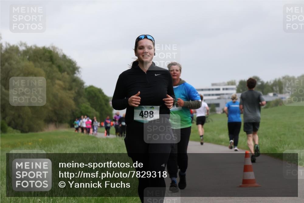 04.05.2025 - 8. Wedeler Halbmarathon Yannick Fuchs http://msf.ph/oto/7829318 04.05.2025 11:17:29 Laufen 498 meine-sportfotos.de