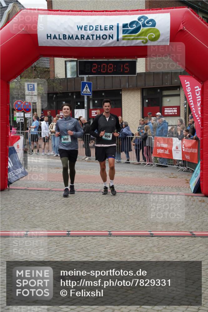 04.05.2025 - 8. Wedeler Halbmarathon Felixshl http://msf.ph/oto/7829331 04.05.2025 12:08:13 Ziel 809, 992 meine-sportfotos.de