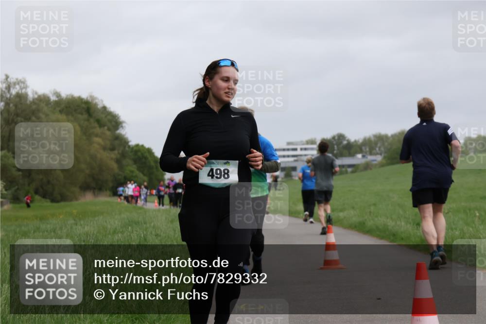 04.05.2025 - 8. Wedeler Halbmarathon Yannick Fuchs http://msf.ph/oto/7829332 04.05.2025 11:17:30 Laufen 498 meine-sportfotos.de