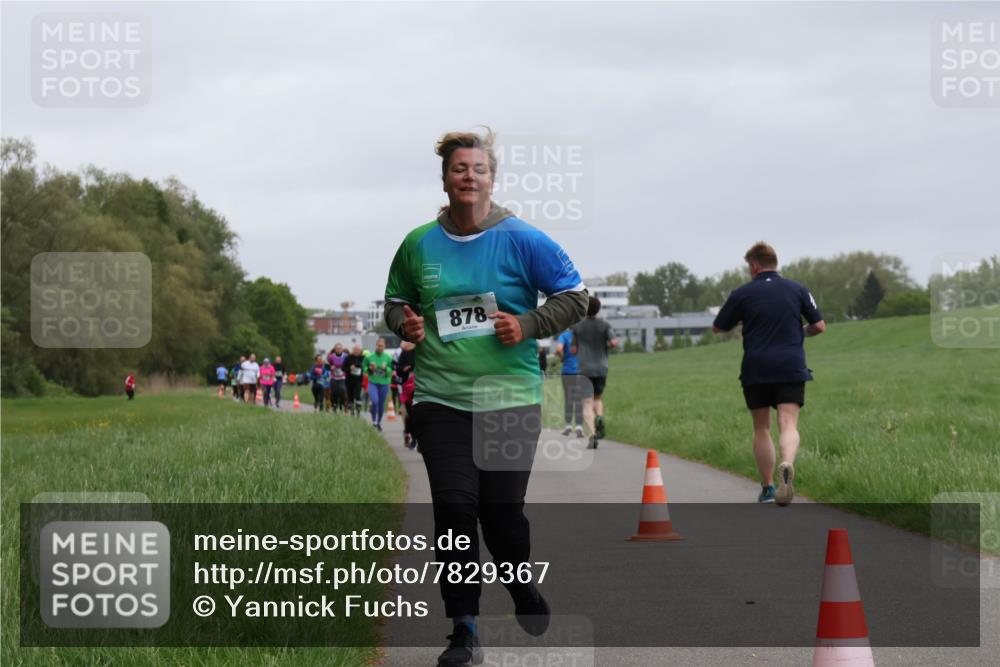 04.05.2025 - 8. Wedeler Halbmarathon Yannick Fuchs http://msf.ph/oto/7829367 04.05.2025 11:17:32 Laufen 878 meine-sportfotos.de