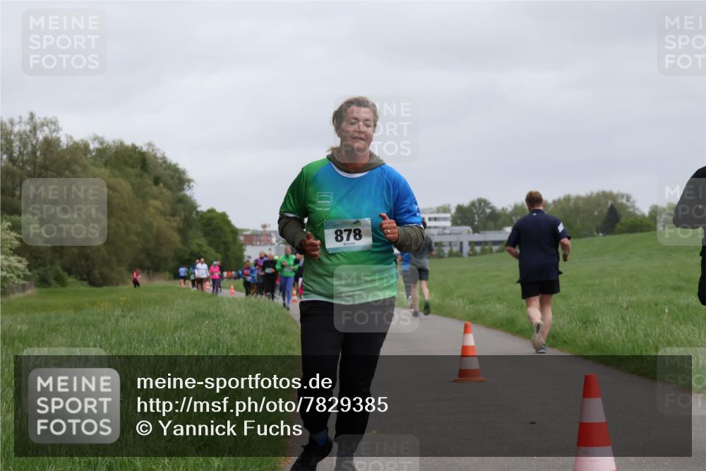 04.05.2025 - 8. Wedeler Halbmarathon Yannick Fuchs http://msf.ph/oto/7829385 04.05.2025 11:17:32 Laufen 878 meine-sportfotos.de