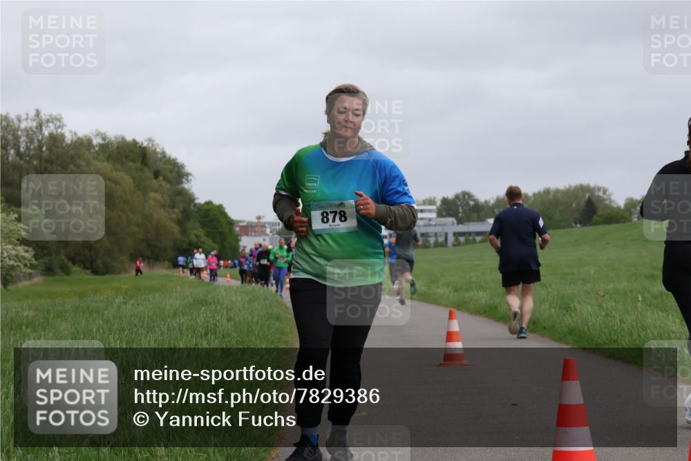 04.05.2025 - 8. Wedeler Halbmarathon Yannick Fuchs http://msf.ph/oto/7829386 04.05.2025 11:17:32 Laufen 878 meine-sportfotos.de