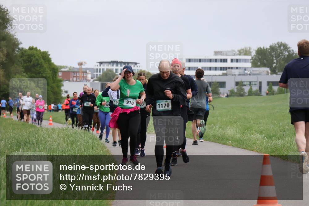 04.05.2025 - 8. Wedeler Halbmarathon Yannick Fuchs http://msf.ph/oto/7829395 04.05.2025 11:17:34 Laufen 106, 916, 03, 637, 72, 1170 meine-sportfotos.de