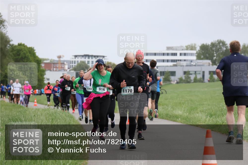 04.05.2025 - 8. Wedeler Halbmarathon Yannick Fuchs http://msf.ph/oto/7829405 04.05.2025 11:17:34 Laufen 728, 1060, 916, 1170, 5049 meine-sportfotos.de