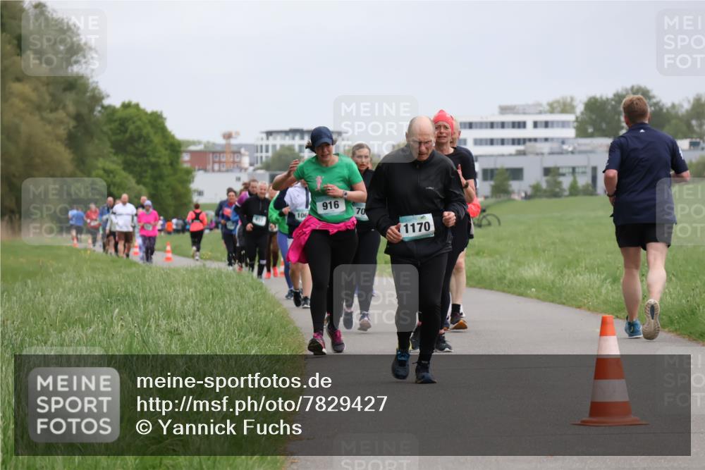 04.05.2025 - 8. Wedeler Halbmarathon Yannick Fuchs http://msf.ph/oto/7829427 04.05.2025 11:17:35 Laufen 4000, 916, 106, 70, 1170 meine-sportfotos.de