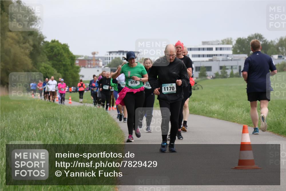 04.05.2025 - 8. Wedeler Halbmarathon Yannick Fuchs http://msf.ph/oto/7829429 04.05.2025 11:17:35 Laufen 916, 106, 70, 697, 1170 meine-sportfotos.de
