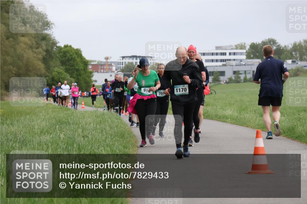 04.05.2025 - 8. Wedeler Halbmarathon Yannick Fuchs http://msf.ph/oto/7829433 04.05.2025 11:17:35 Laufen 10990, 637, 10, 916, 1170, 703 meine-sportfotos.de
