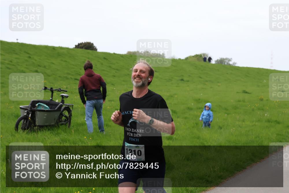 04.05.2025 - 8. Wedeler Halbmarathon Yannick Fuchs http://msf.ph/oto/7829445 04.05.2025 11:17:38 Laufen 1210, 139 meine-sportfotos.de