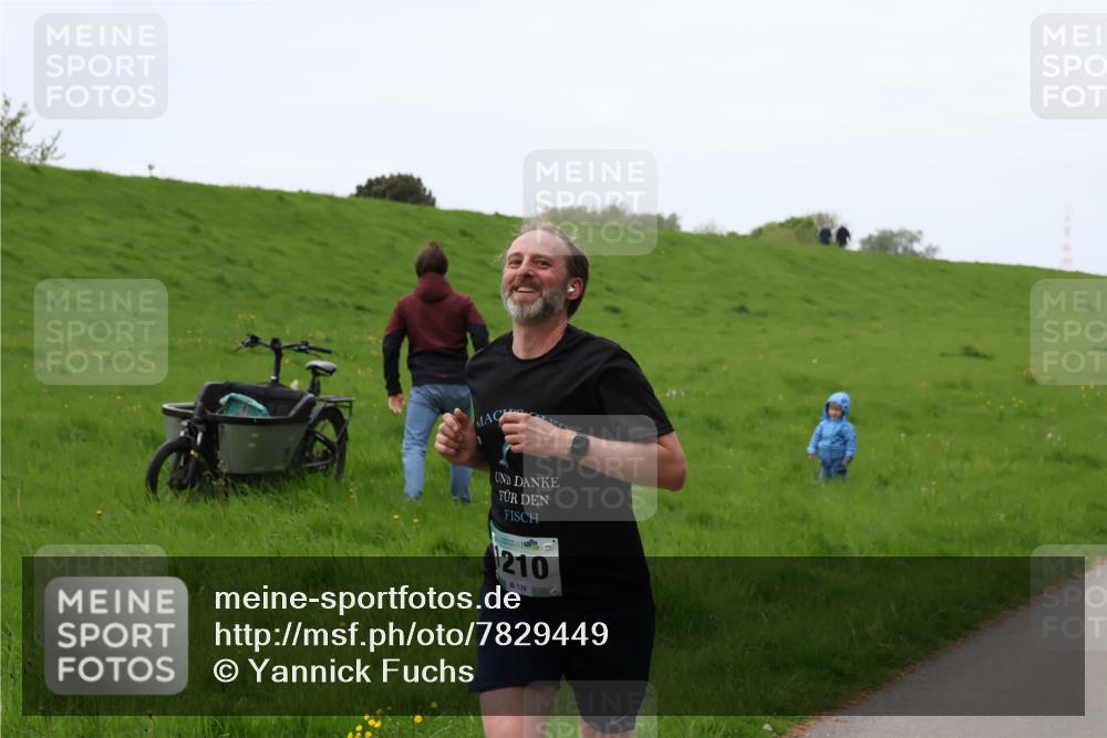 04.05.2025 - 8. Wedeler Halbmarathon Yannick Fuchs http://msf.ph/oto/7829449 04.05.2025 11:17:38 Laufen 210, 139 meine-sportfotos.de
