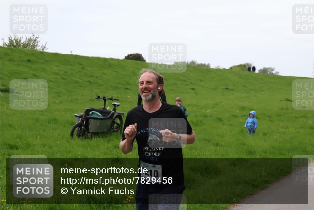 04.05.2025 - 8. Wedeler Halbmarathon Yannick Fuchs http://msf.ph/oto/7829456 04.05.2025 11:17:38 Laufen 1210, 139 meine-sportfotos.de