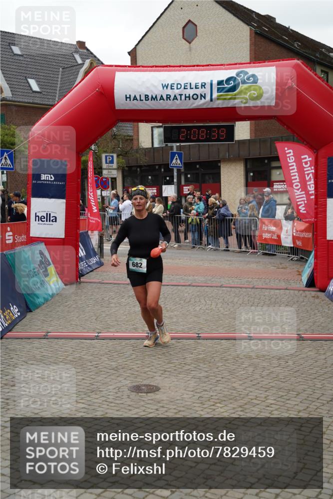 04.05.2025 - 8. Wedeler Halbmarathon Felixshl http://msf.ph/oto/7829459 04.05.2025 12:08:37 Ziel 93, 682 meine-sportfotos.de
