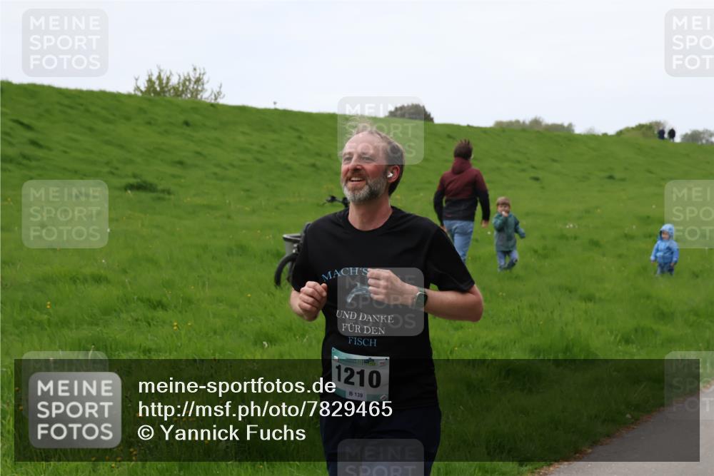 04.05.2025 - 8. Wedeler Halbmarathon Yannick Fuchs http://msf.ph/oto/7829465 04.05.2025 11:17:39 Laufen 1210, 139 meine-sportfotos.de