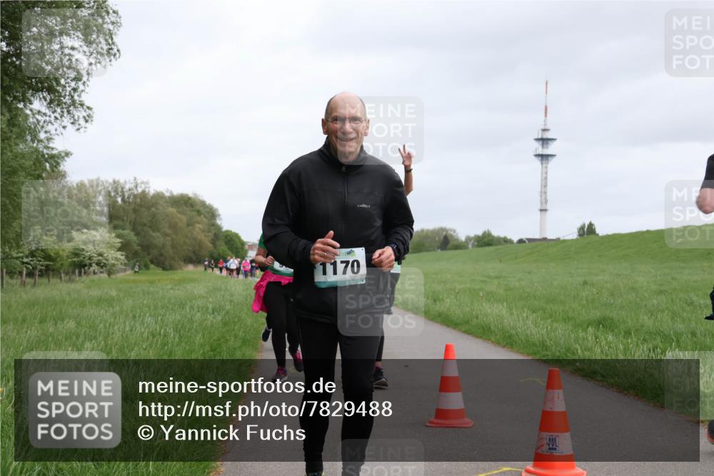 04.05.2025 - 8. Wedeler Halbmarathon Yannick Fuchs http://msf.ph/oto/7829488 04.05.2025 11:17:42 Laufen 1170 meine-sportfotos.de