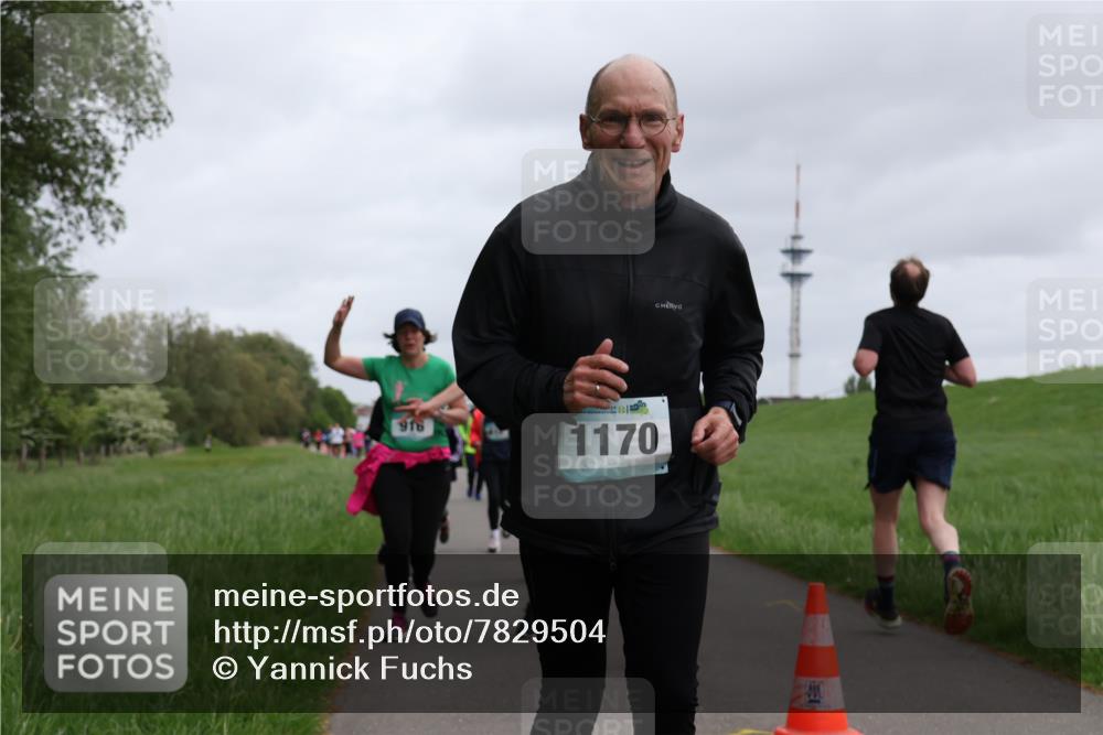 04.05.2025 - 8. Wedeler Halbmarathon Yannick Fuchs http://msf.ph/oto/7829504 04.05.2025 11:17:43 Laufen 1170 meine-sportfotos.de