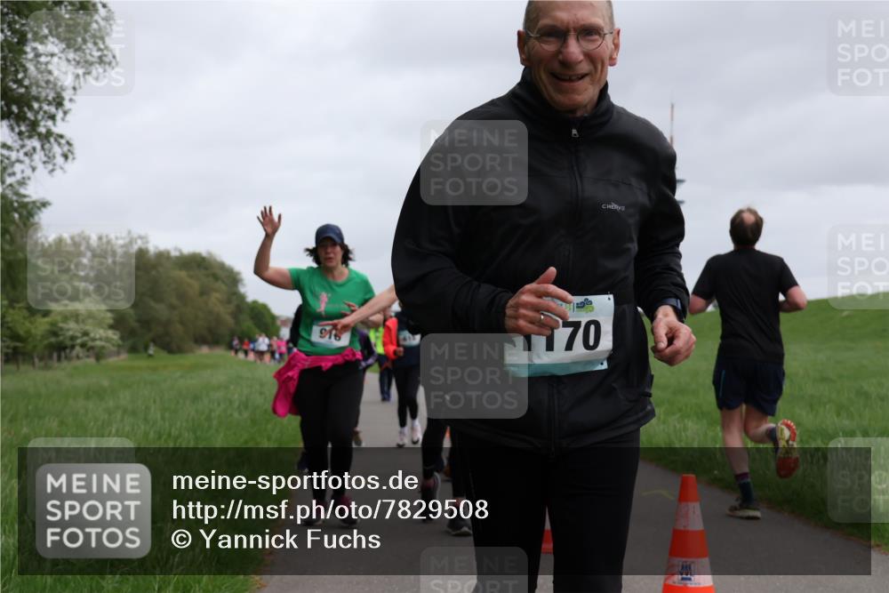 04.05.2025 - 8. Wedeler Halbmarathon Yannick Fuchs http://msf.ph/oto/7829508 04.05.2025 11:17:43 Laufen 170 meine-sportfotos.de