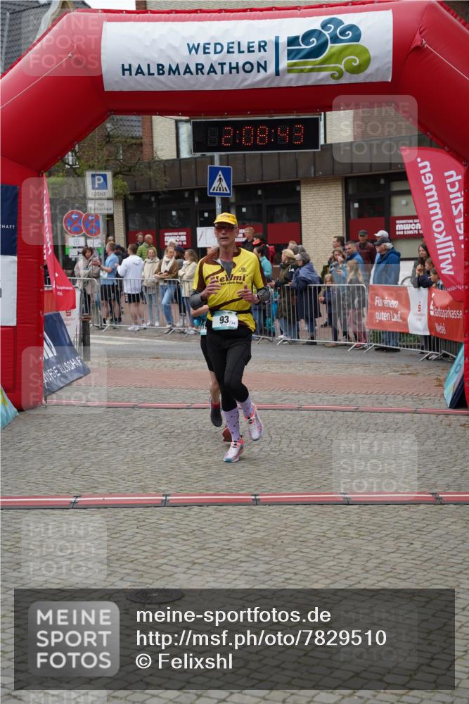 04.05.2025 - 8. Wedeler Halbmarathon Felixshl http://msf.ph/oto/7829510 04.05.2025 12:08:41 Ziel 93, 682, 1153 meine-sportfotos.de