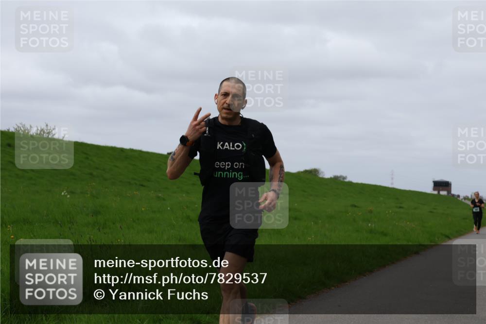04.05.2025 - 8. Wedeler Halbmarathon Yannick Fuchs http://msf.ph/oto/7829537 04.05.2025 11:36:44 Laufen  meine-sportfotos.de
