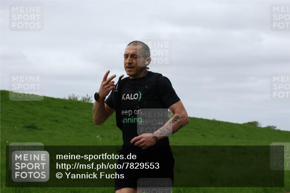 04.05.2025 - 8. Wedeler Halbmarathon Yannick Fuchs http://msf.ph/oto/7829553 04.05.2025 11:36:45 Laufen  meine-sportfotos.de