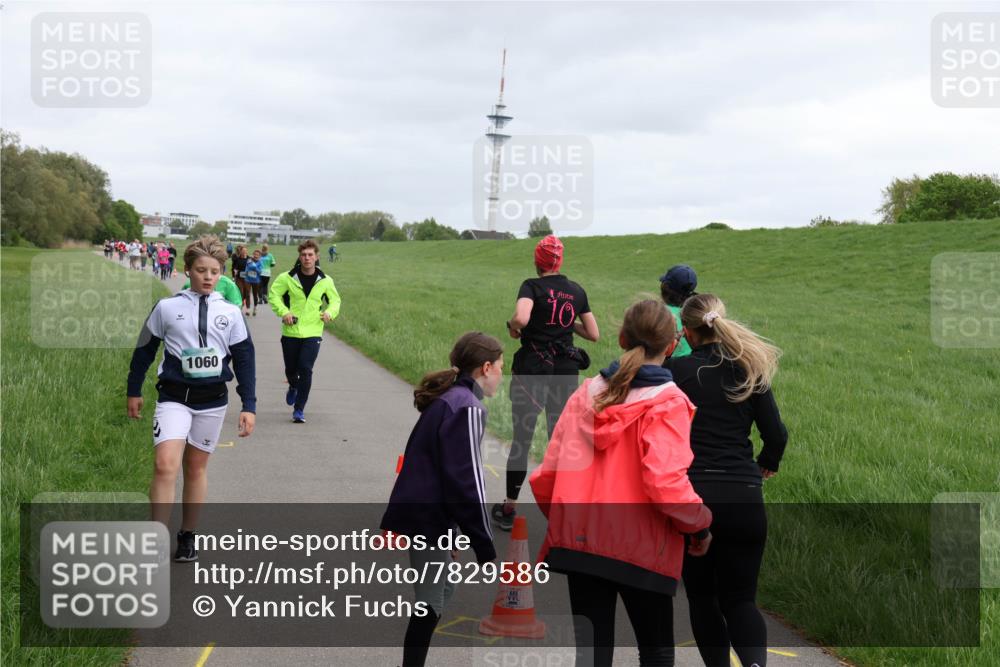 04.05.2025 - 8. Wedeler Halbmarathon Yannick Fuchs http://msf.ph/oto/7829586 04.05.2025 11:17:49 Laufen 1060, 10 meine-sportfotos.de