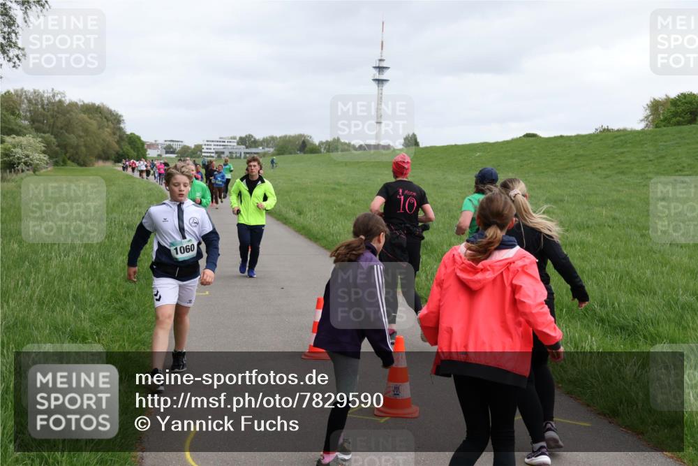 04.05.2025 - 8. Wedeler Halbmarathon Yannick Fuchs http://msf.ph/oto/7829590 04.05.2025 11:17:49 Laufen 1060, 10 meine-sportfotos.de